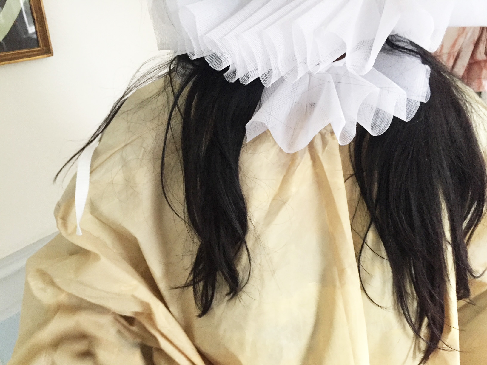 Chantal Hoefs – Hunde und Kartoffeln – amouröse Verabredung – Kragen 1 und Kragen 2 anziehen